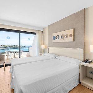 Double or Twin Room Sea View
